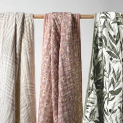 Babyletto Daisy Muslin Quilt 12 Babyletto Daisy Muslin Quilt -PawHut || Nylabone || Northlight Gifts Shop GUEST 96903a5d 558f 4488 9245 c93732688f3c